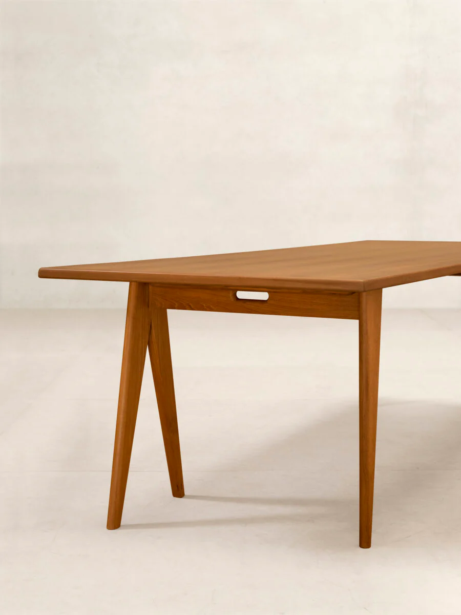 x+l 06 Trestle Table - Full Size - Image 3